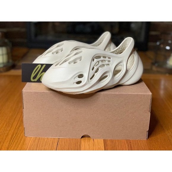 Size 11 Adidas Yeezy FoamRNNR "Sand" - Picture 2 of 6